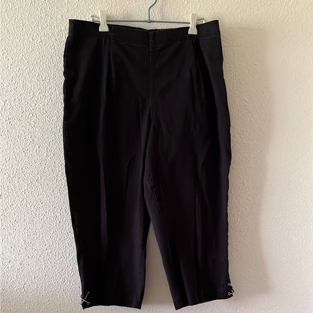 Croft & Barrow Women’s Black Capri Pants